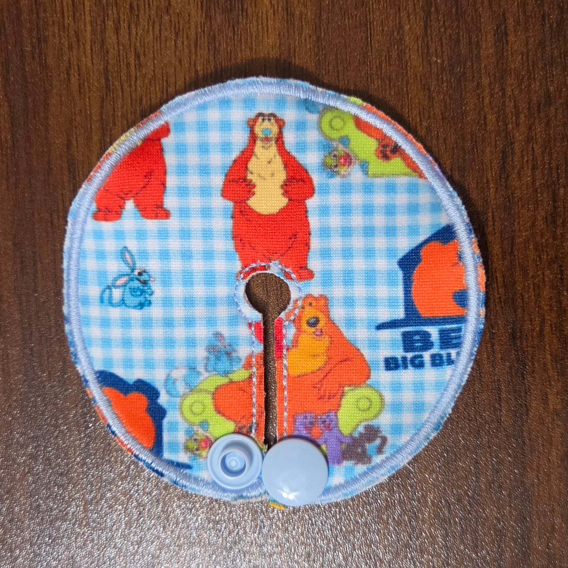 Mini gtube pad with big bear and house character