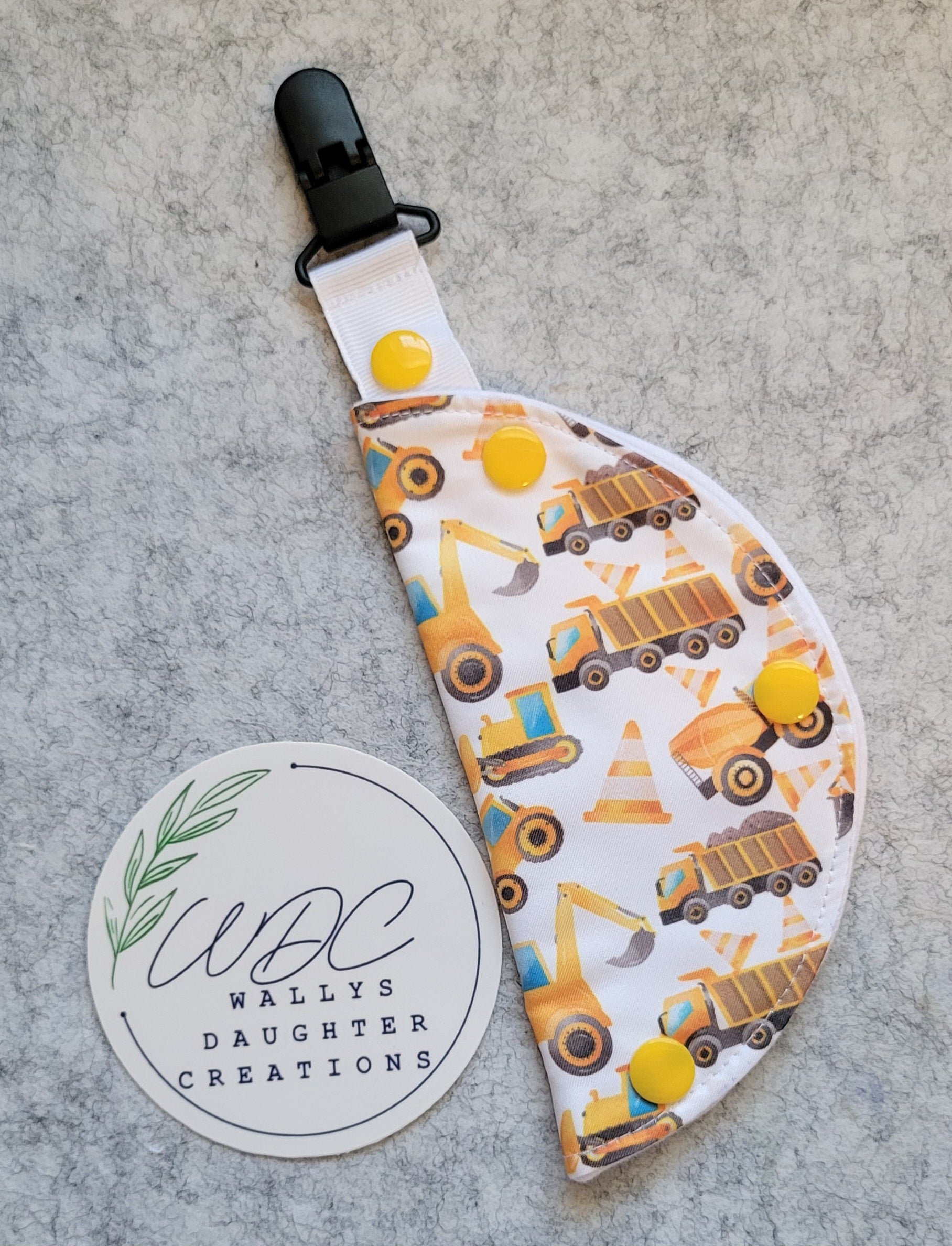 Construction Clip on feeding tube port cover