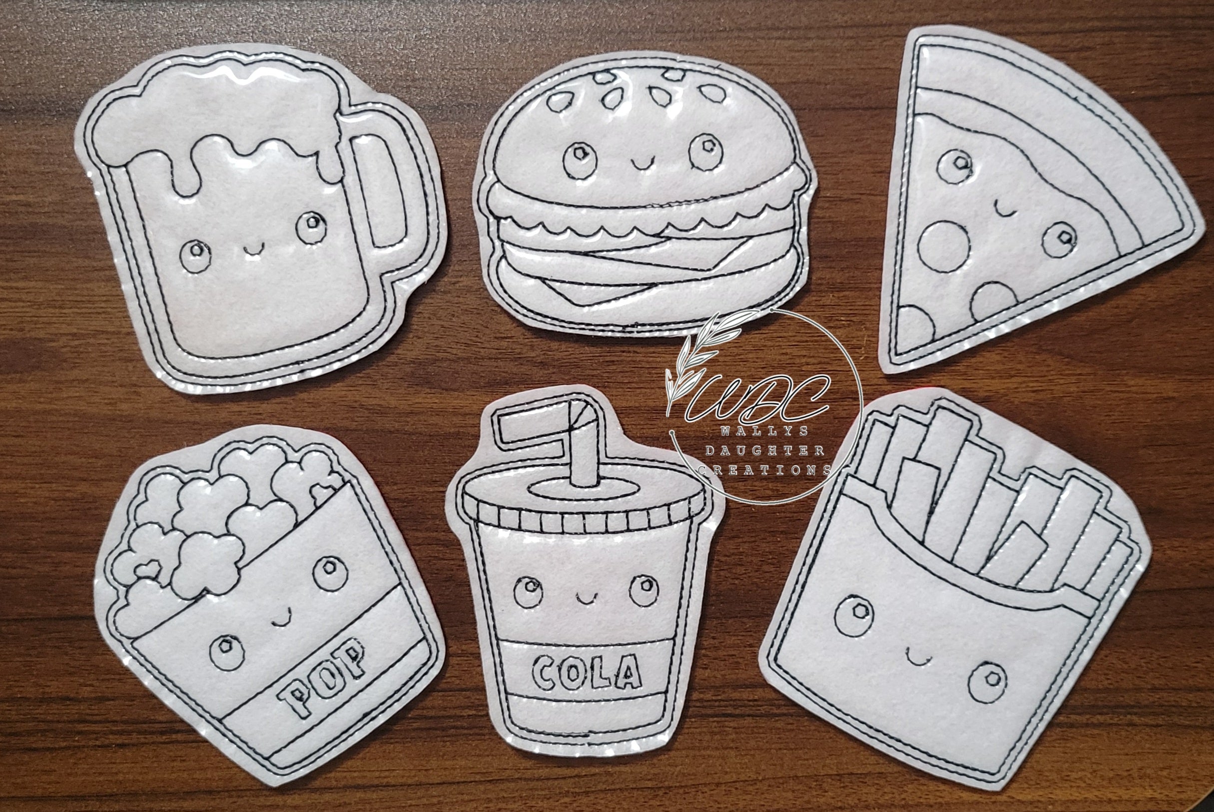 Wipeable coloring characters in Food items