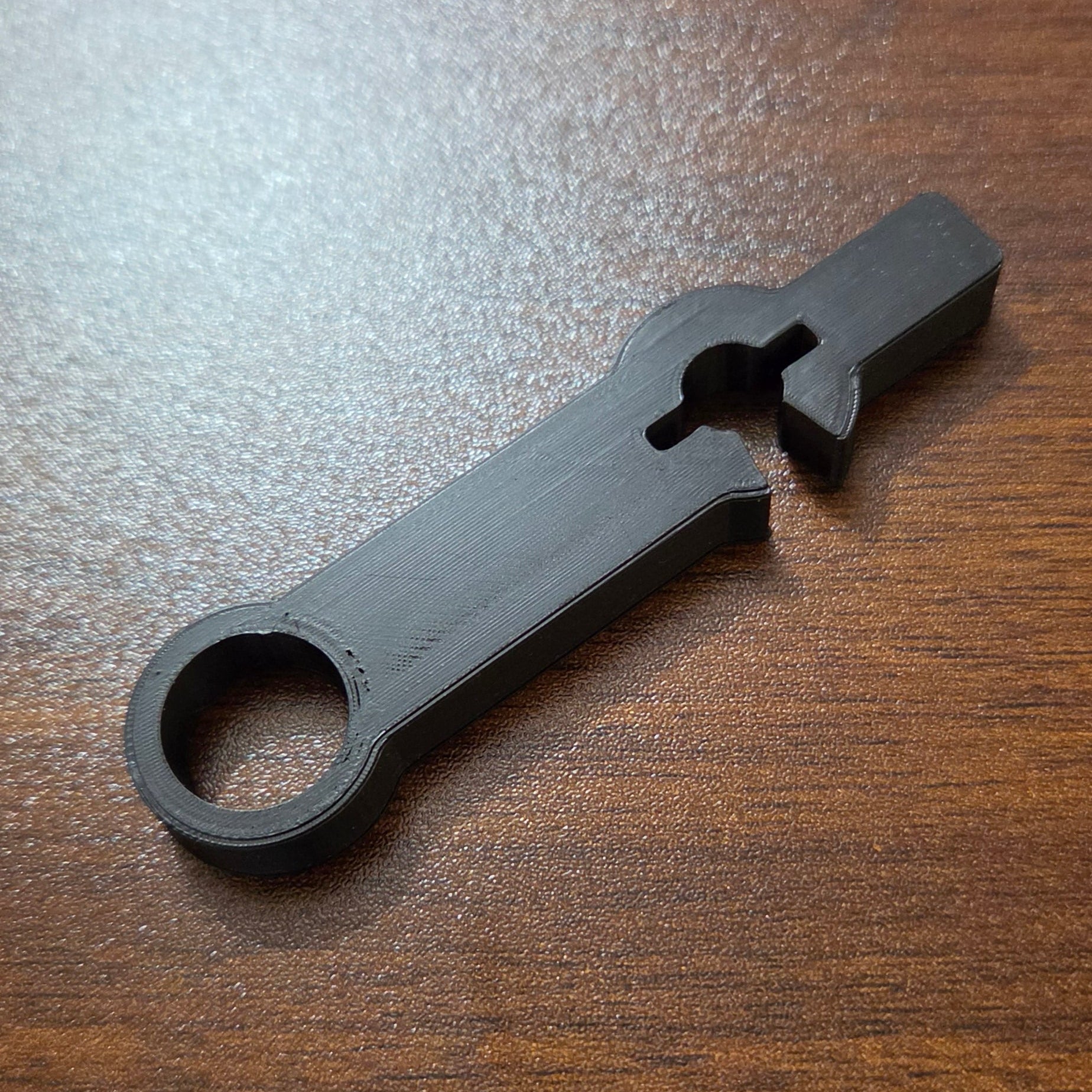 Black Enfit wrench
