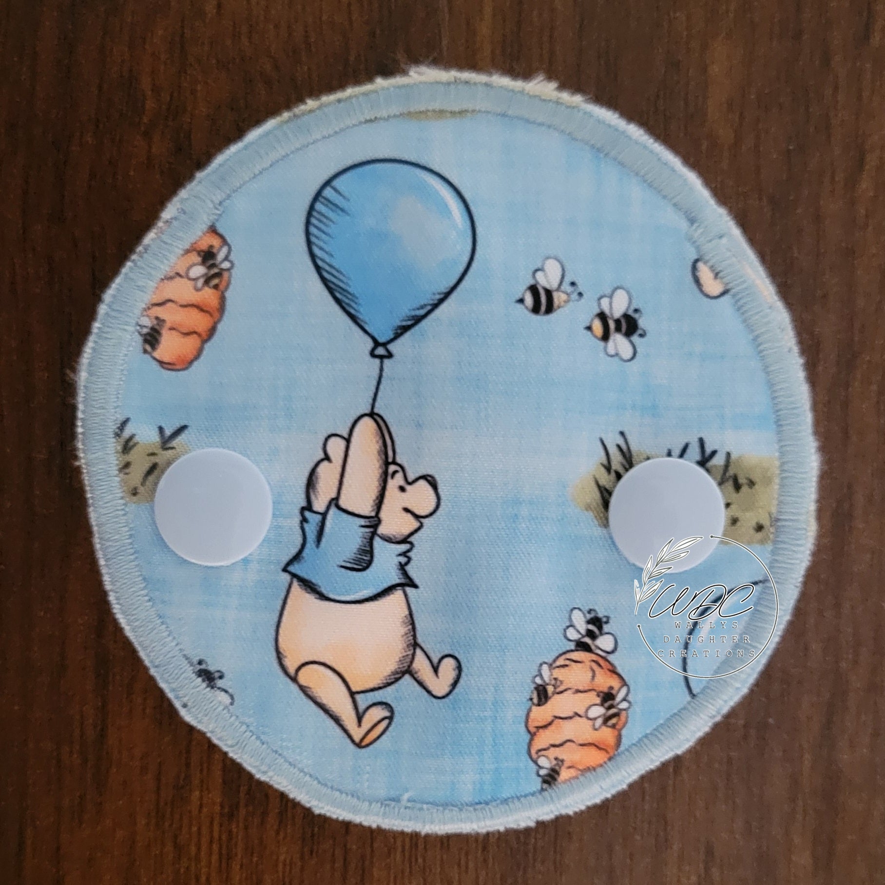 Snap Down Cover in blue honey bear character