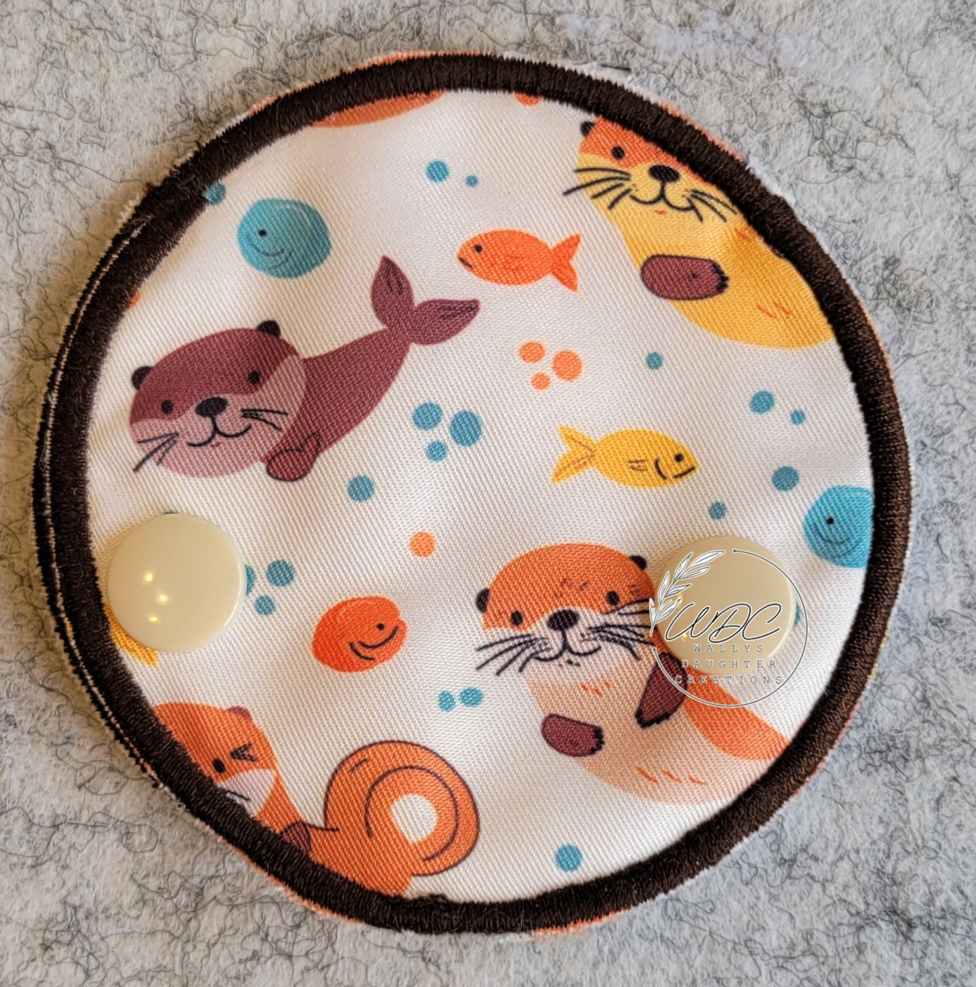 snap down cover gtube pad with otters