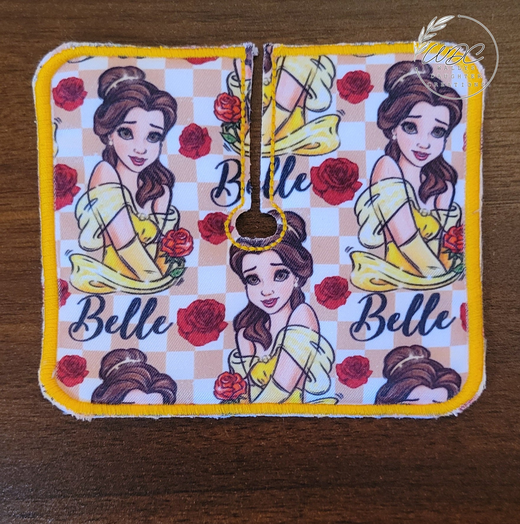 Trach pad with princess character and roses