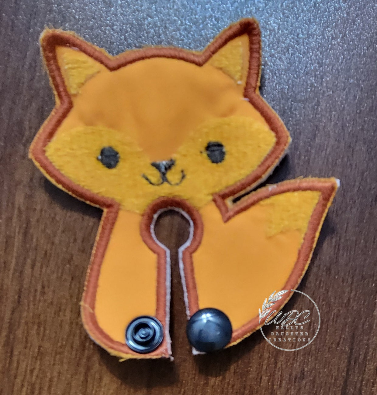 G Tube Pad, Fox Shape, Snap Closure