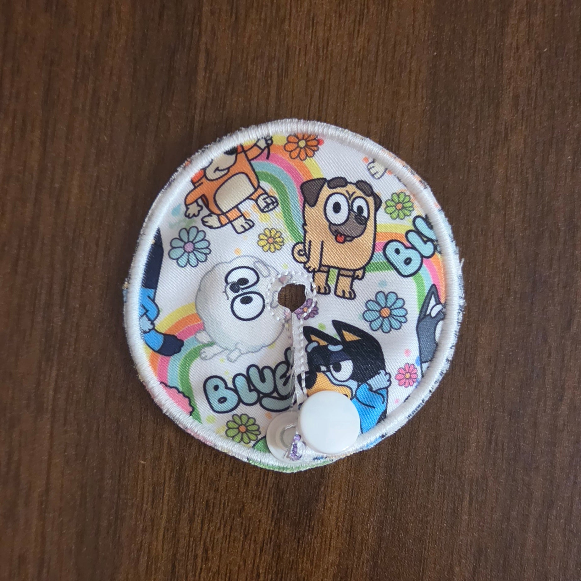 2.5" G Tube Pad, Heelers and Rainbows, Snap Closure