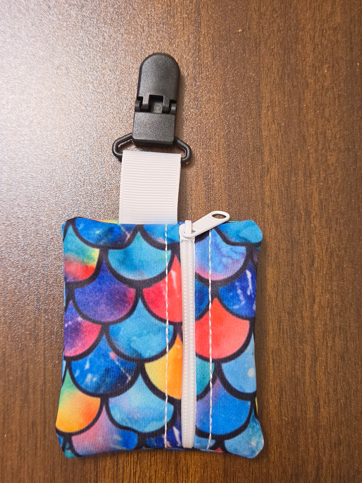 Multicolor Scales--NG /NJ Tube Clip-on Zip Pouch
