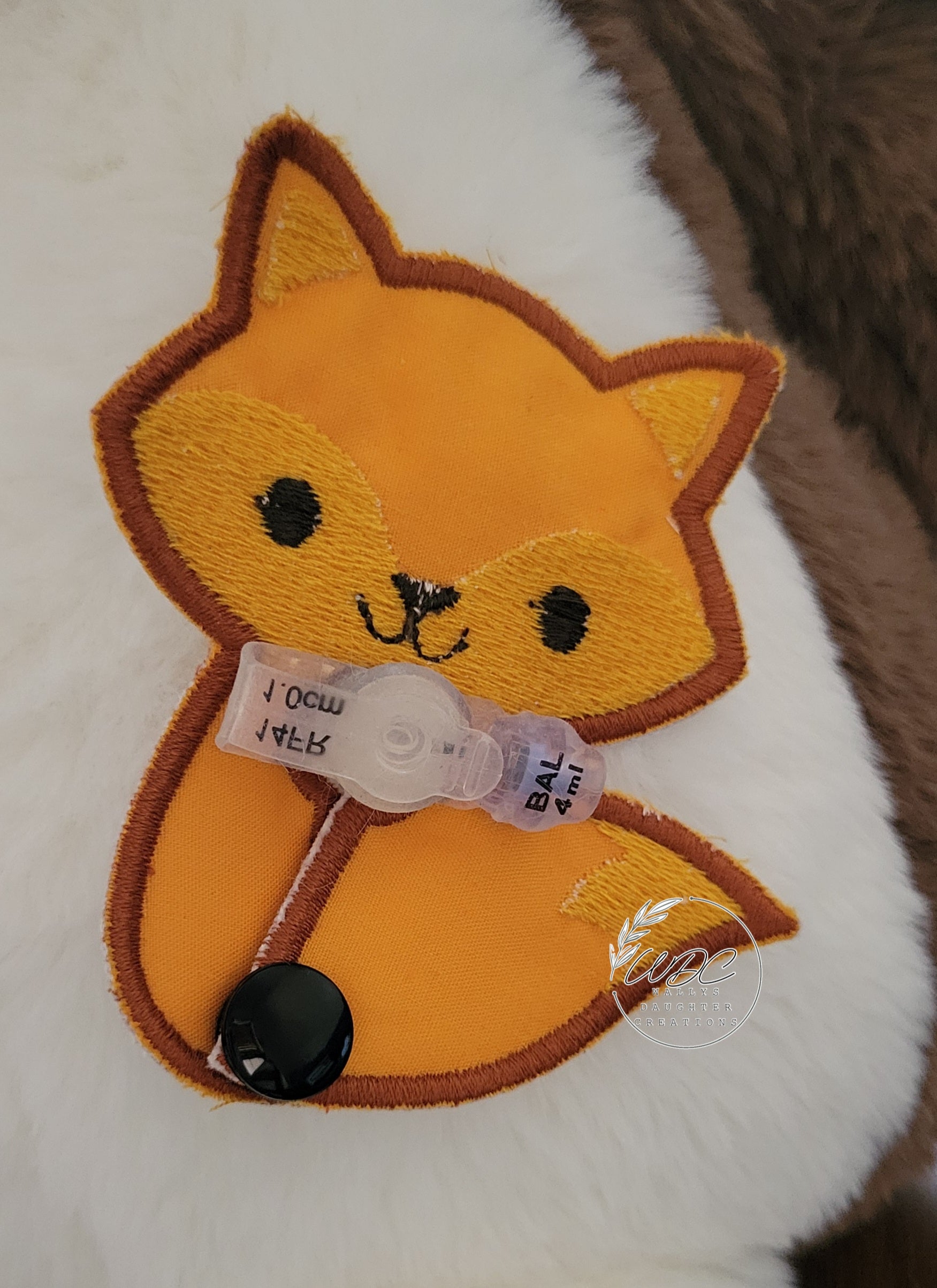 G Tube Pad, Fox Shape, Snap Closure
