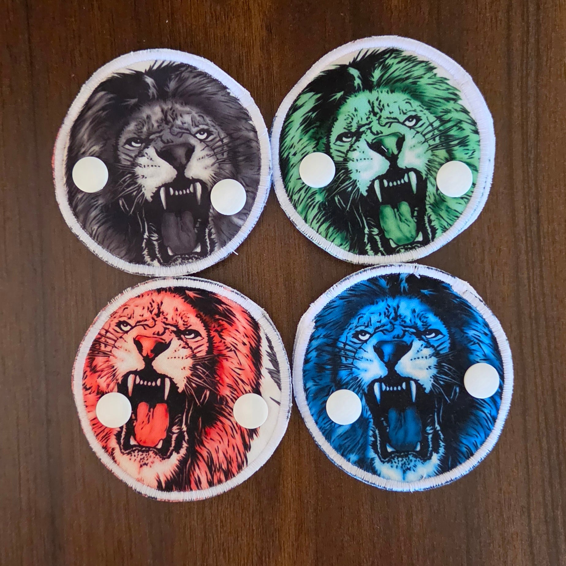 3" Snap-Down Pad, Lion, Snap Closure
